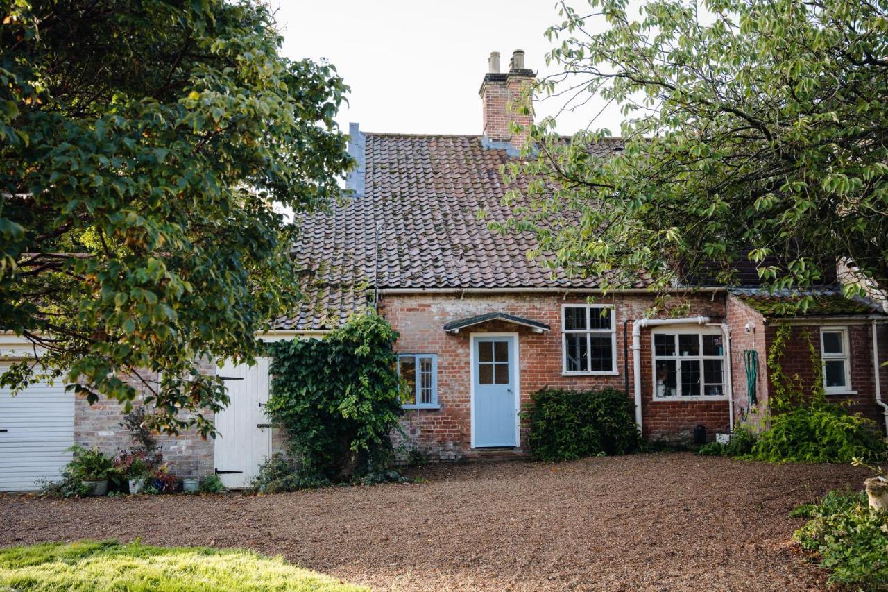 Hovell Hall Country Bed And Breakfast Norwich Exterior photo